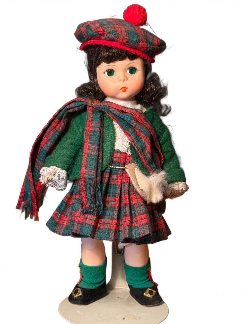 Vintage 1993 Madame Alexander “Scotland” #529 8 inch International Collection.